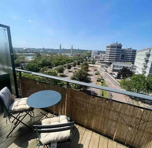 Terrasse + Parking Apartment *